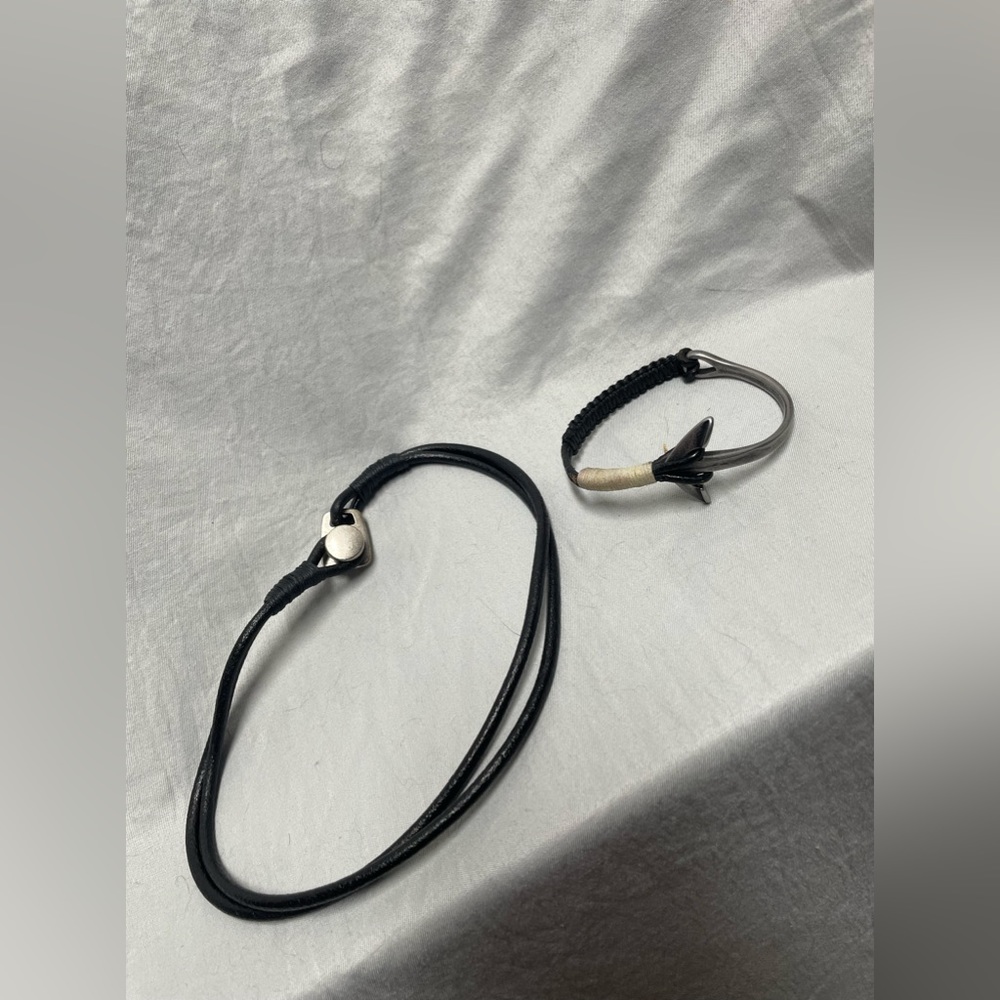 🔴Metal and leather necklace and bracelet. Bracelet is anchor